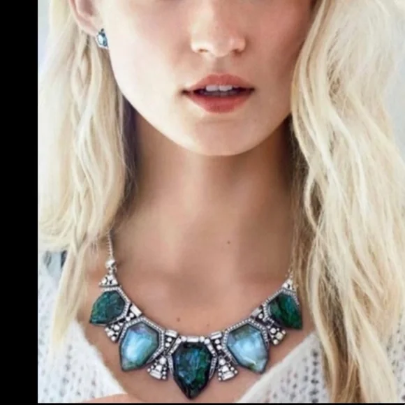 New Chloe + Isabel Northern Lights
Statement Necklace - Picture 2 of 5
